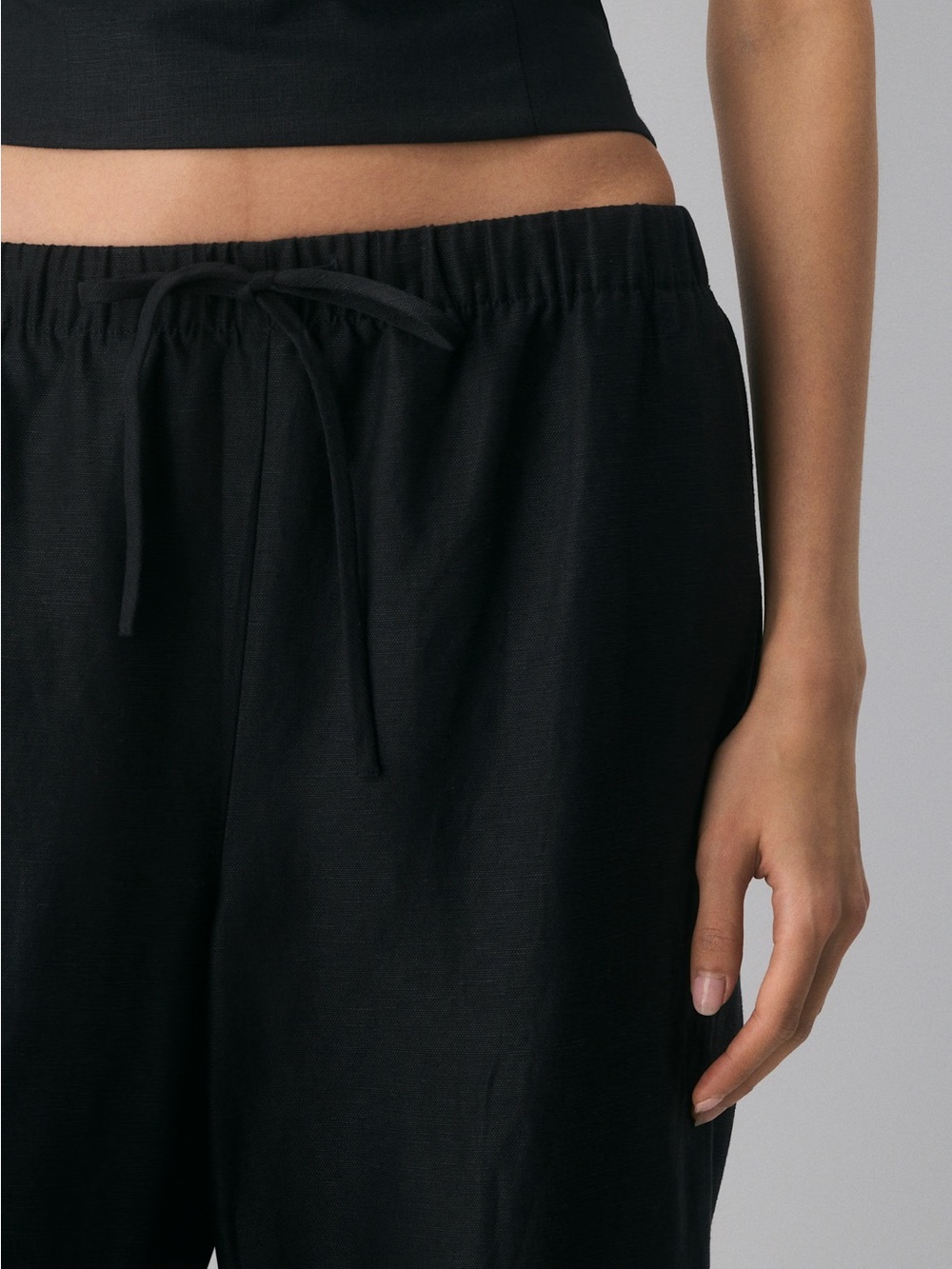 ARITZIA • The Lodge Pant - CruiseLinen™ in Black - Picture 3 of 14